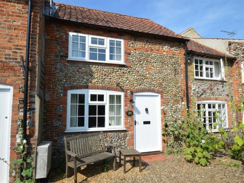 Holt House | 2 Bed in Holt NCC44