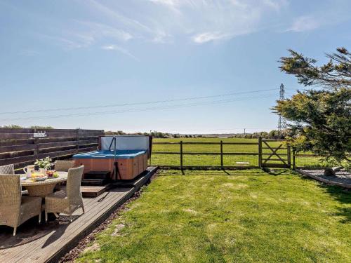 Caergeiliog House | 2 Bed in Rhosneigr 81515