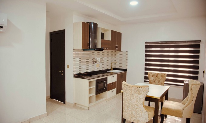 Ofin House | 2-Bed Luxury Flat - Pet Friendly - Pool - Gym