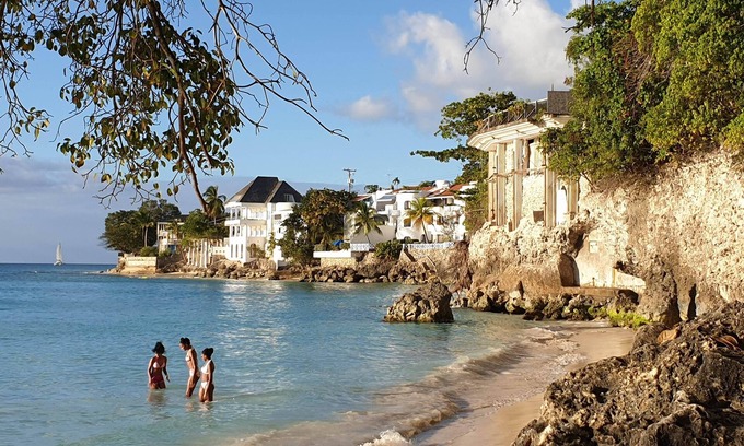 Fitts Village Villa | 2 bed luxury villa in St James, with sea view, pool & near to beach & shops