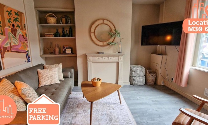 Eccles House | 2 Bed near City Centre by City SuperHost