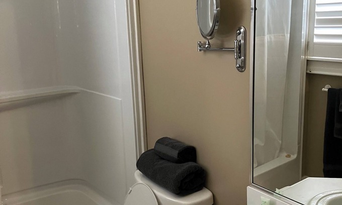 Camlachie Bed & Breakfast | 2 Bed Suite @ Sawmill Creek Resort