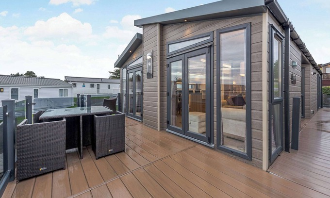 Brixham Apartment | 2 bedroom accommodation in Berry Head near Brixham
