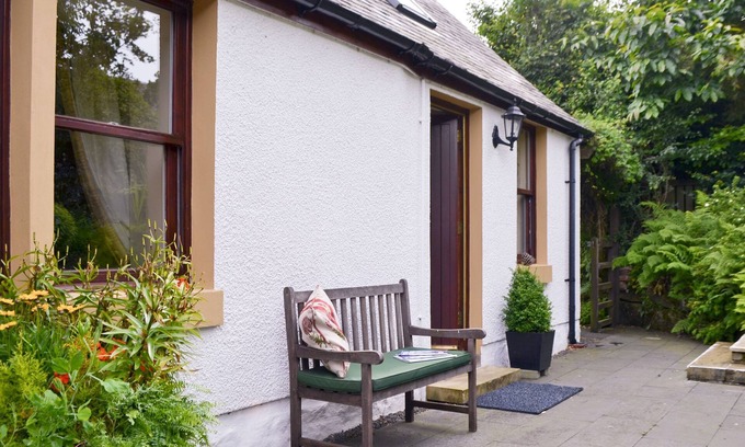 Dollar Cottage | 2 bedroom accommodation in Burnfoot near Gleneagles