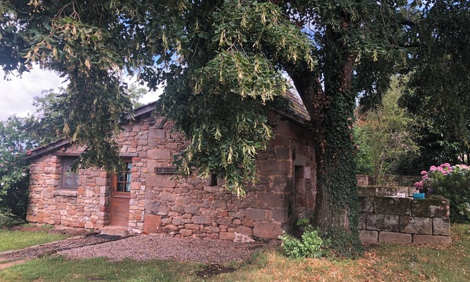 Saint-Maurice-en-Quercy Cottage | 2 Bedroom Cottage in Saint-Maurice-en-Quercy