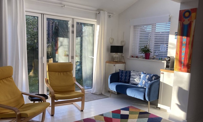 Andover House | 2 bedroom, 1 office space home in Andover - walking distance to town