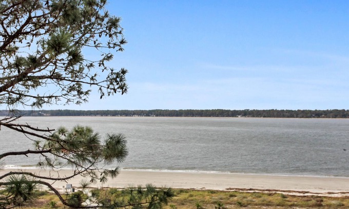 North Forest Beach Condo | 2 Bedroom/1st Floor condo. Sleeps 6