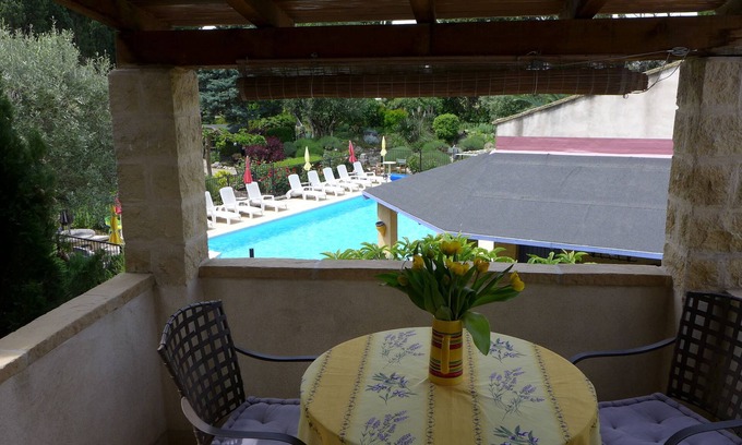 Rognonas Apartment | 2 bedroom/2 bathroom Apartment with AC with pool and garden views