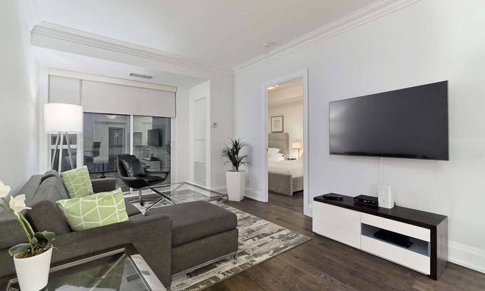 Old Mill Apartment | 2 Bedroom/2 Bathroom Deluxe Suite
