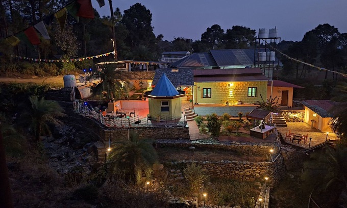 Gunehr House | 2 Bedroom & 5 Rooms Hostel property in Pine Forest at Bir-Billing H.P.