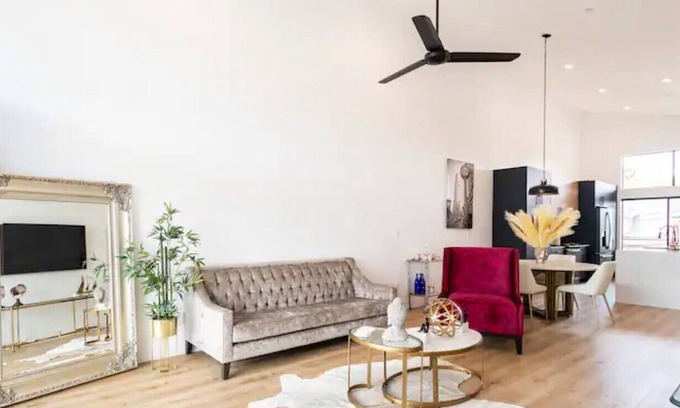 Roosevelt Apartment | 2 Bedroom 696676 by Houzlet