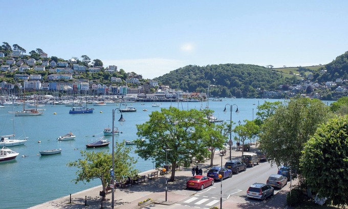 Dartmouth Cottage | 2 bedroom accommodation in North Embankment