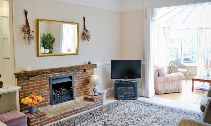Westgate-on-Sea Cottage | 2 bedroom accommodation in Westgate, near Margate