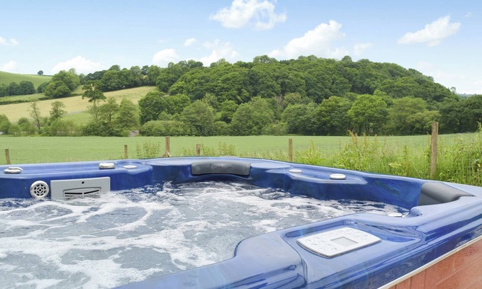 Pont-ar-gothi Cottage | 2 bedroom accommodation in White Mill, near Carmarthen