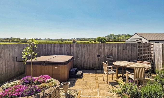 West Pennard Cottage | 2 bedroom accommodation in West Pennard, near Glastonbury