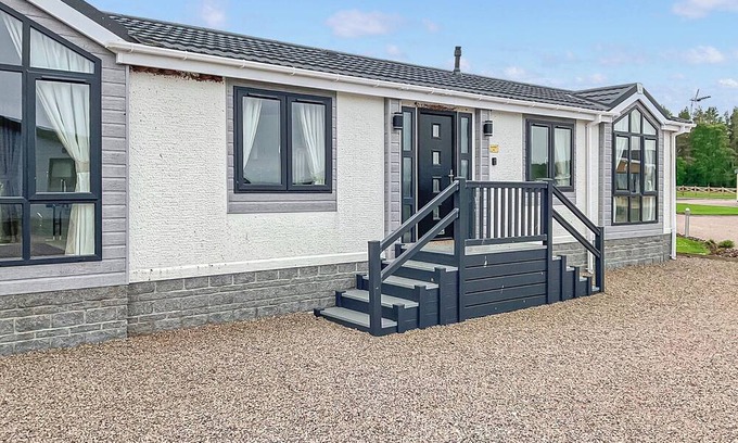 Laurencekirk Ski Chalet | 2 bedroom accommodation in Laurenkirk