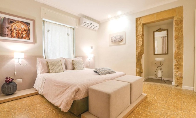 Caltagirone Apartment | 2 bedroom accommodation in Caltagirone