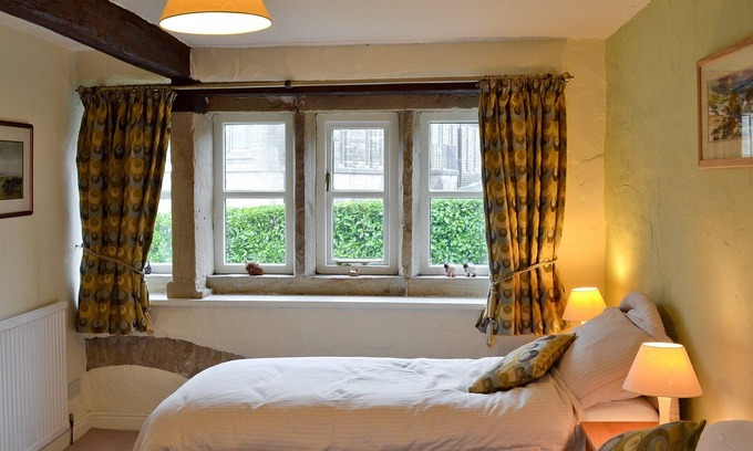 Meltham Cottage | 2 bedroom accommodation in Meltham, near Holmfirth