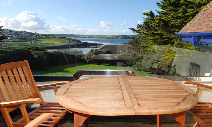 Treator Apartment | 2 bedroom accommodation in Polzeath