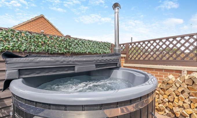 Spalding Cottage | 2 bedroom accommodation in Fosdyke, near Spalding