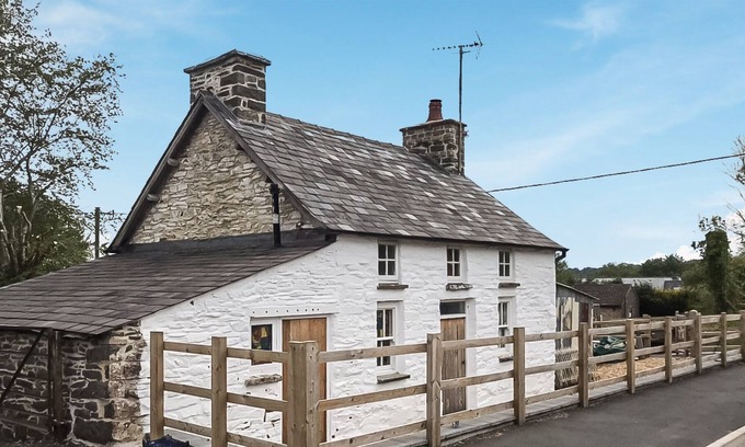 Bronant Cottage | 2 bedroom accommodation in Bronant, near Aberystwyth