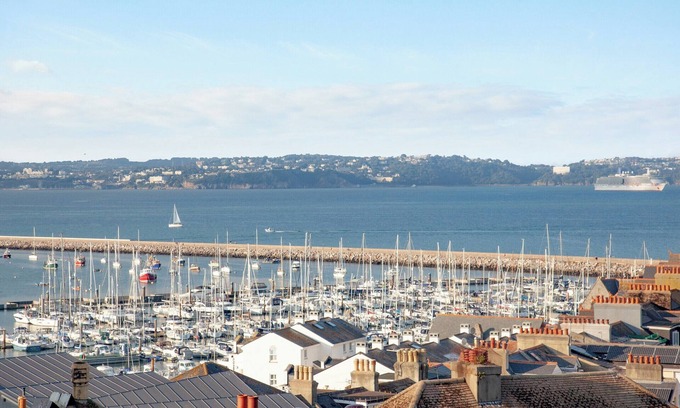 Brixham House | 2 bedroom accommodation in Brixham