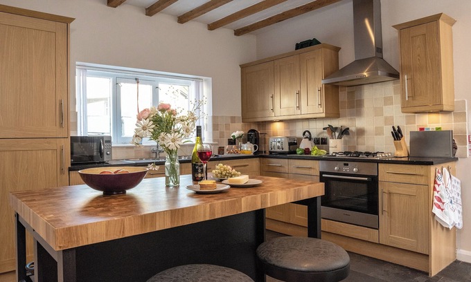Brixham Cabin | 2 bedroom accommodation in Brixham