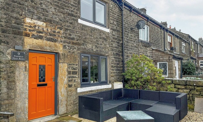 Tintwistle Cottage | 2 bedroom accommodation in Glossop