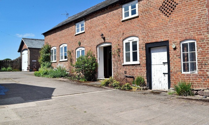 Putley Cottage | 2 bedroom accommodation in Ashperton, near Ledbury