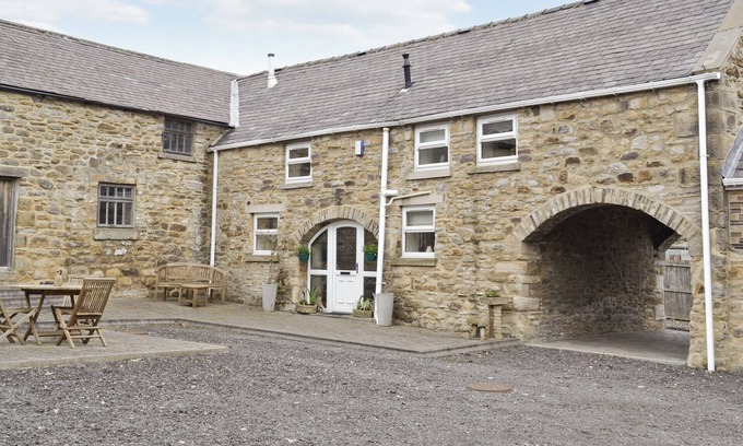 Stanley Cottage | 2 bedroom accommodation in Tantobie, Stanley