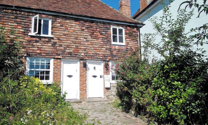 Hythe Cottage | 2 bedroom accommodation in Hythe