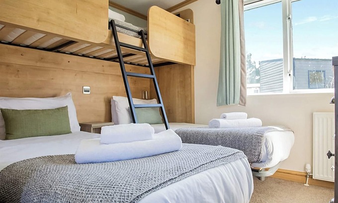 New Forest District Ski Chalet | 2 bedroom accommodation in Godshill, Fordingbridge