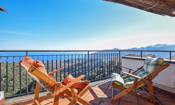 Savoca House | 2 bedroom accommodation in Savoca