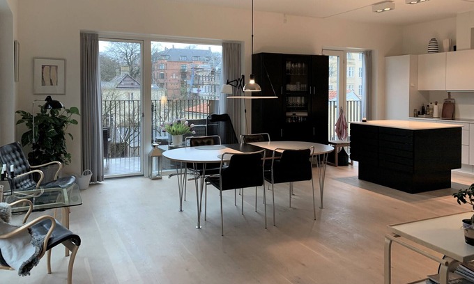 Frederiksberg C Apartment | 2 Bedroom Apartment Frederiksberg 1440-1