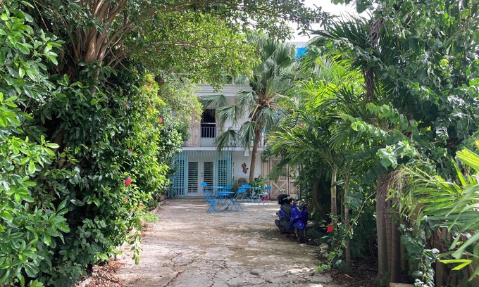 Culebra Pueblo Apartment | 2-bedroom apartment in Culebra, wrap around porch and roof deck with ocean view!