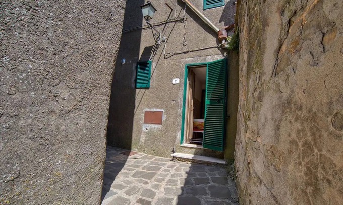 Montelaterone Apartment | 2 Bedroom Apartment in Arcidosso