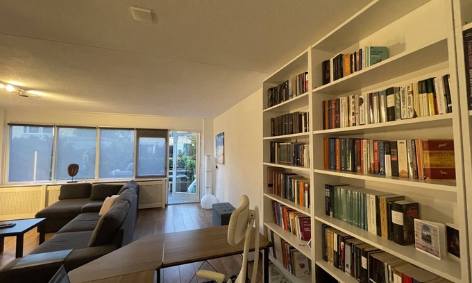 Amsterdam North House | 2 bedroom apartment with backyard and free parking