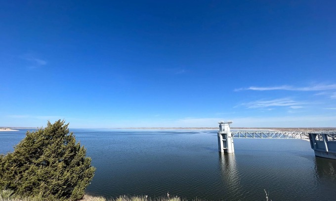 Lemoyne Resort | 2-bedroom at resort on LAKE MCCONAUGHEY neighboring restaurant & bar