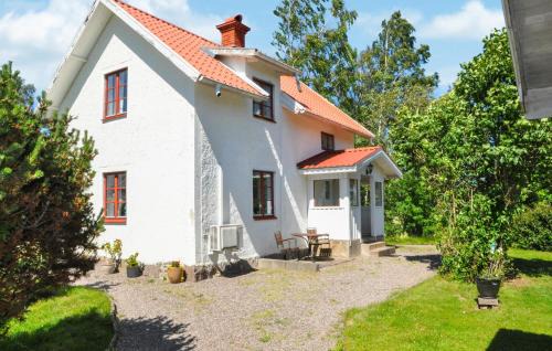 Kristinehamn House | 2 Bedroom Awesome Home In Kristinehamn