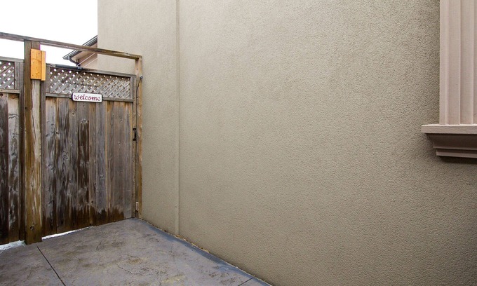 Norseman Heights Apartment | 2 Bedroom basement apartment located in Etobicoke close to subway