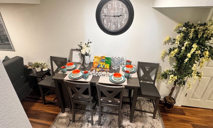 Aurora House | 2 bedroom basement with private entrance, 11m to DIA and 1m to Gaylord Rockis