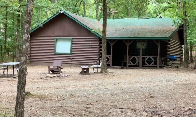 Broken Bow Cabin | 2 Bedroom Cabin Sleeps up to 8 Guest, Full size kitchen, Fishing pond