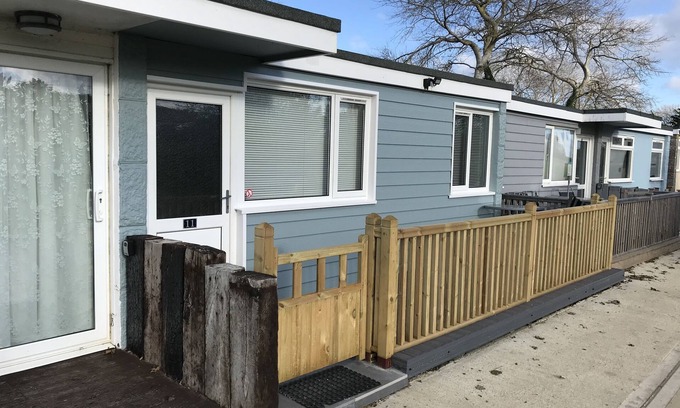 Sandown Ski Chalet | 2 Bedroom Chalet SB11, Sandown Bay, Isle of Wight, Dog Friendly, Sleeps 4