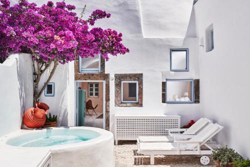Megalochori House | 2 bedroom charming villa with outdoors jacuzzi