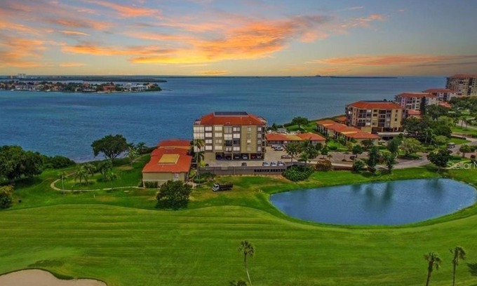 Palma del Mar Condo | 2 Bedroom Condo 20931 by Houzlet