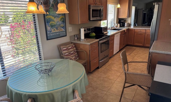 Palm Desert Condo | 2-bedroom condo adjacent to tennis/pickleball courts and swimming pool/jacuzzi