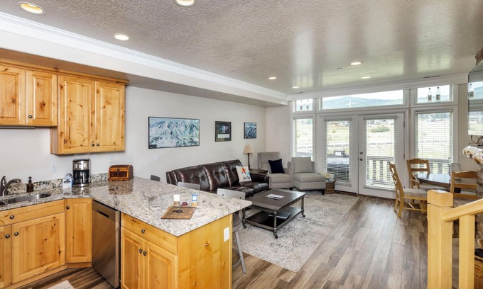 Ogden Condo | 2 Bedroom Condo Vacation Rental in Huntsville, Utah LS18
