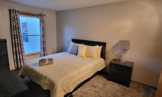 Rochester Condo | 2 bedroom condo with optional garage