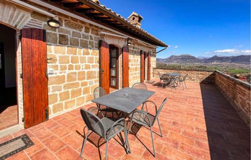 Monteluiano Apartment | 2 Bedroom Cozy Apartment In Gubbio