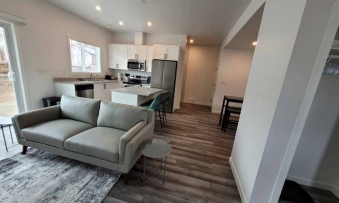 Prince George House | 2 bedroom cozy suite
